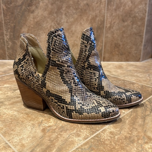 Coconuts by Matisse ‘Trader’ Brown Snake Boots—Size 9 - Picture 3 of 8